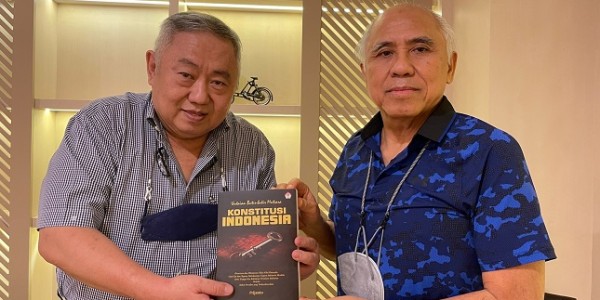 Buku Untaian Butir-Butir Mutiara Konstitusi Indonesia, Lieus: Ini Ajakan Tegas Pak Prijanto Kembali ke UUD 1945 Asli