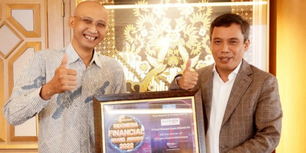 Wadirut BTN Sabet Penghargaan The Best Transformation Leader