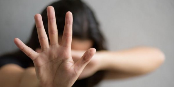 Cemburu Lihat Chat Mesra dengan Pria Lain, Suami di Depok Hantam Istri dengan Linggis