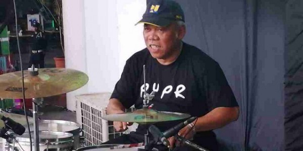 Kereen...Menteri Basuki Hadimuljono Jadi Drummer Band Kotak