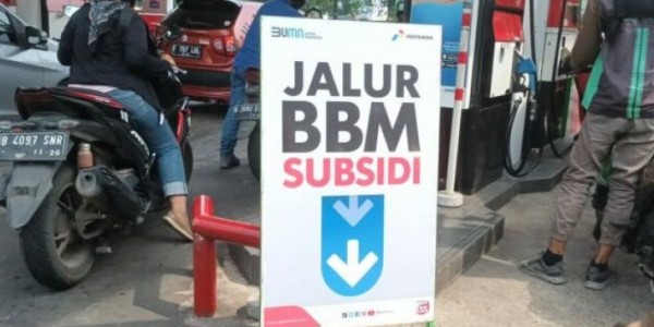 Kendalikan Inflasi, Pemerintah Perlu Turunkan Harga BBM Subsidi