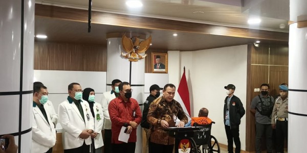 Selain Blokir Rekening Enembe yang Isinya Rp76,2 M, KPK Juga Sita Emas Batangan