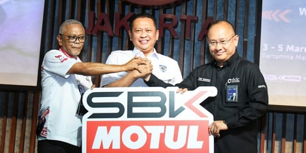Ketum IMI Sama Sandiaga dan Direktur Operasi ITDC serta Dirut MGPA Lakukan Kick Off WSBK Indonesian Round 2023