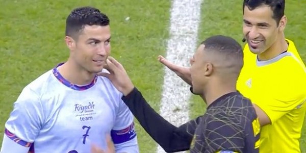 Sikap Sayang Mbappe ke CR7 Berbeda dengan Messi