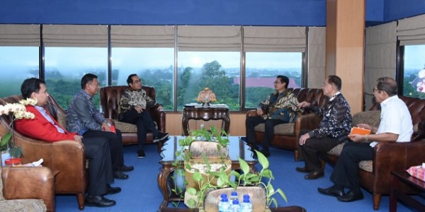 Bertemu Rektor Unhas, Fadel Muhammad Diskusi Soal PPHN dan IKN