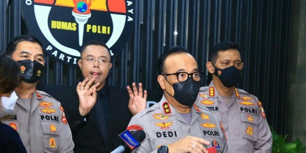 Ratusan Personel Brimob Polri Diberangkatkan ke Papua Bantu Pencarian Pilot Susi Air