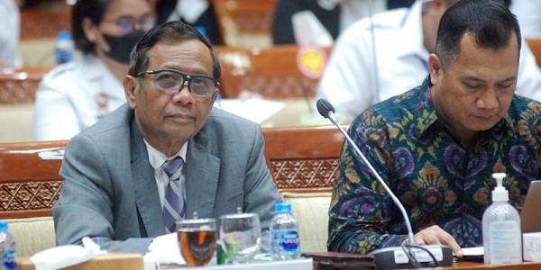 Menkopolhukam Raker Dengan Komisi III DPR