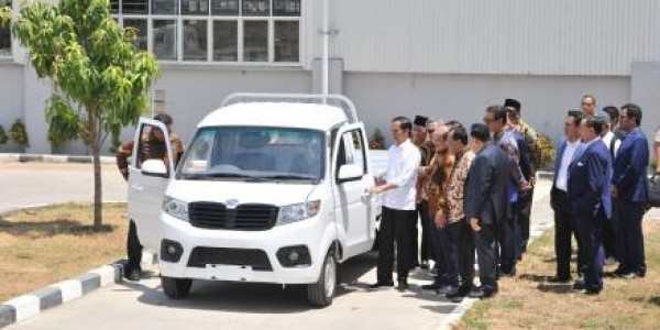 Jika Benar Mobil Esemka Buatan Cina, Jokowi Harus Tanggung Jawab