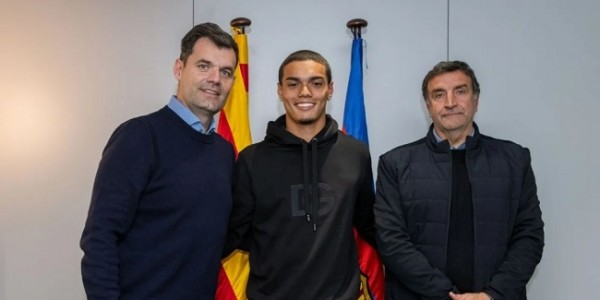 Joao Mendes Resmi Gabung ke Barcelona, Ronaldinho beri Ucapan Selamat 