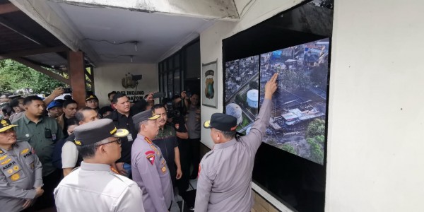 Tinjau Lokasi Kebakaran Depo Pertamina Plumpang, Kapolri Pastikan Pengamanan Korban