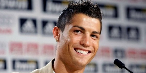 Cristiano Ronaldo Bantah Berhubungan Seks dengan Georgilaya dan Daniella Chavez