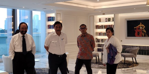 Luhut Temui Paloh, Bicarakan Nasdem di Pemerintahan?