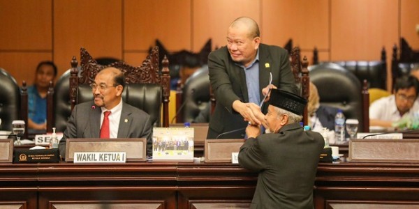 Anggota DPD RI Sampaikan Hasil Reses Pada Sidang Paripurna DPD RI Ke-9