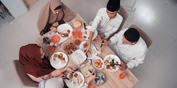 Jelang Puasa, Pakar Gizi Sebut Pentingnya Sahur tak Asal Kenyang