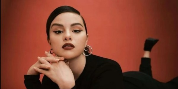 Selena Gomez Ukir Sejarah Wanita Pertama yang Pengikutnya Mencapai 400 juta di Instagram