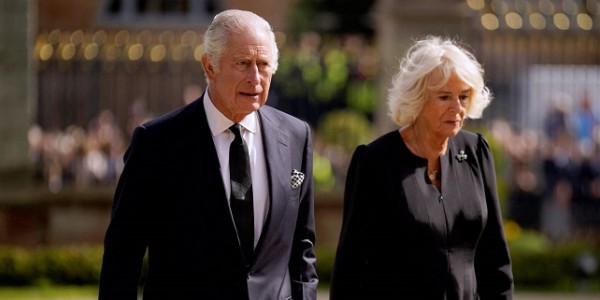 Raja Charles dan Camilla Tunda Perjalanan ke Paris di Tengah Protes Kekerasan di Prancis