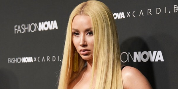 Iggy Azalea Menggoda Penggemarnya dengan Gambar Provokatif dalam Balutan Bikini