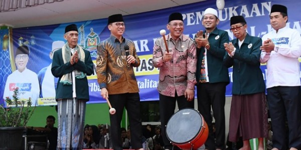 Hadiri Syiar Ramadan Al-Khairiyah, Yandri Susanto Dorong Mahasiswa Tingkatkan Interaksi dengan Masyarakat