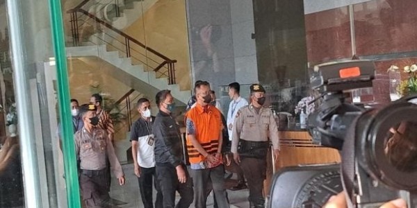 Jadi Tersangka, KPK Tahan Rafael Alun Trisambodo