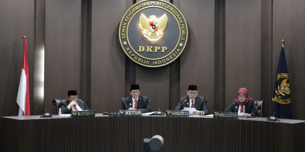 DKPP Jatuhkan Sanksi Peringatan Keras Untuk Ketua KPU RI