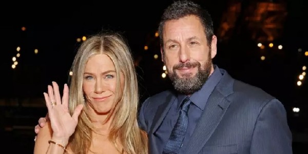 Jennifer Aniston Dapat Hadiah Mewah dari Adam Sandler