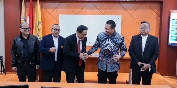 Ketua MPR RI Ajak Profesi Dokter Perdalam Ilmu Hukum
