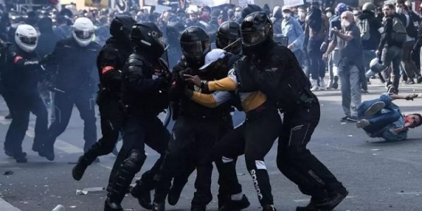 Polisi Prancis Disebut Paling Brutal di Eropa
