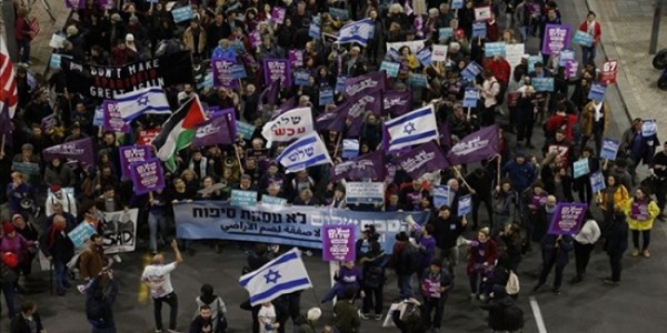 Krisis Internal Berlanjut, Israel di Tepi Jurang Keruntuhan