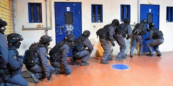 Penjara Megiddo Rusuh, Tahanan Palestina Sandera 2 Sipir Israel