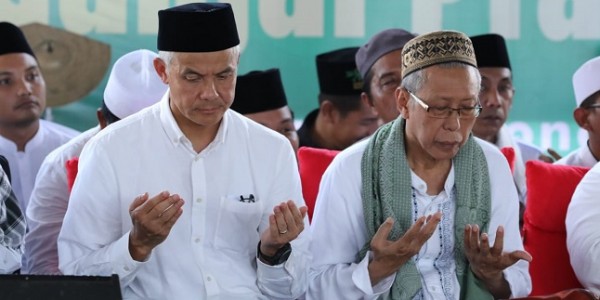 Sambutan Hangat Iringi Halal bi Halal Ganjar Bersama Ribuan Ulama hingga Santri se-Jatim