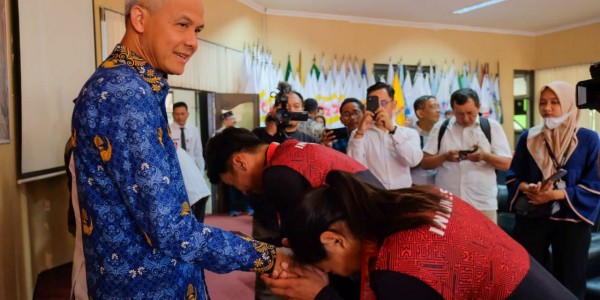 Ganjar Pranowo Pastikan Masa Depan Cerah untuk Atlet Berprestasi Jateng