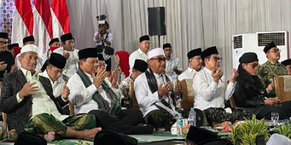 Kompak Hadiri Istighasah di Tambakberas, Cak Imin Sanjung Prabowo