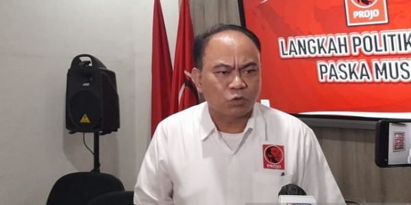 Projo: Idealnya Prabowo dan Ganjar Jadi Satu