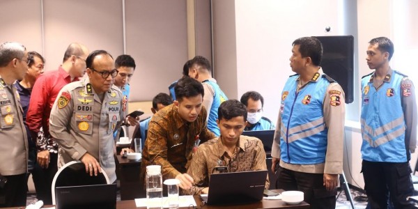 Manfaatkan Teknologi, Polri Bentuk Posko Monitoring guna Pantau Penerimaan Anggota