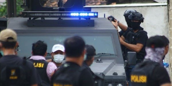 Densus Tangkap 3 Terduga Teroris di Tempat Berbeda