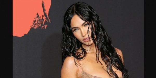 Wow... Megan Fox Hapus Postingan Berpakaian Bikini di IG-Nya
