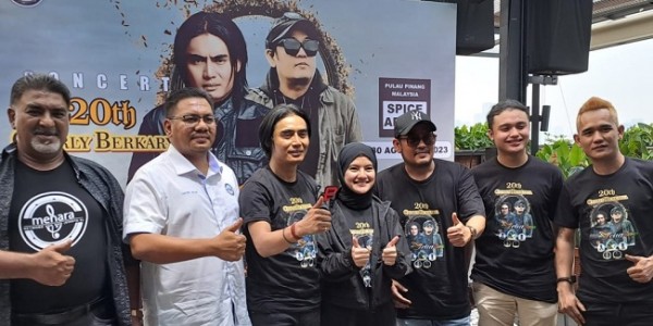 Rayakan 20 Tahun Berkarya, Charly Van Houten Gelar Konser di Malaysia 
