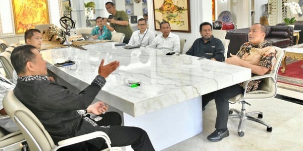 Terima KABAIS TNI, Ketua MPR RI Dukung Penerbitan Buku Perang Rusia Vs Ukraina