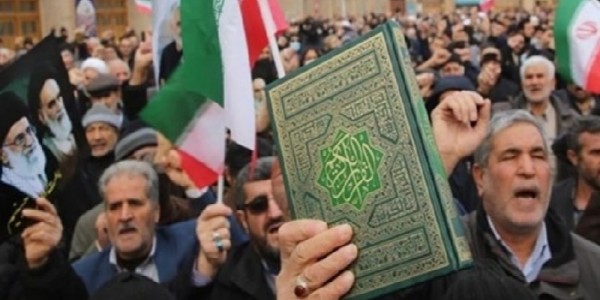 Seluruh Iran Gelar Demonstrasi Kutuk Penistaan Terhadap Al-Quran