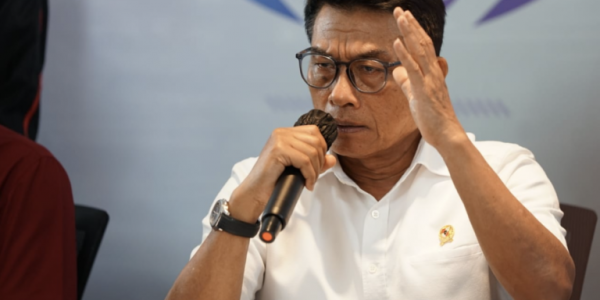 Moeldoko ke Rocky Gerung: Jangan Coba-coba Ganggu Presiden Jokowi