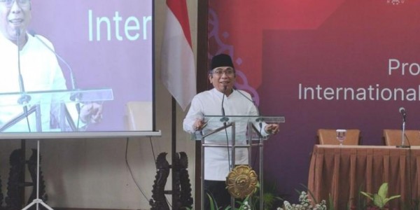 Gus Yahya Larang Warga NU Tiru Rocky Gerung