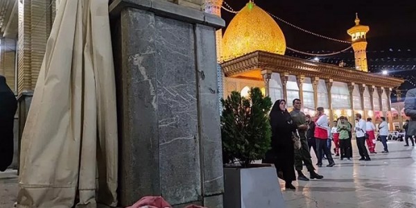 Teroris Bersenjata Serang Tempat Ziarah di Iran,  Sejumlah Orang Terbunuh