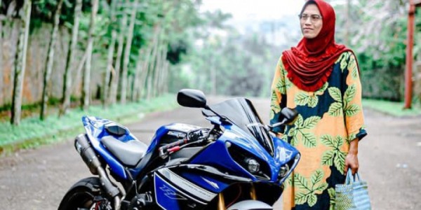 Enam Bulan Promosikan Judi Online, Polisi Tangkap YouTuber Emak Gila