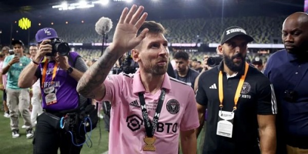 Lionel Messi Menjadi Pesebak Bola dengan Raihan Trofi Terbanyak Sepanjang Sejarah