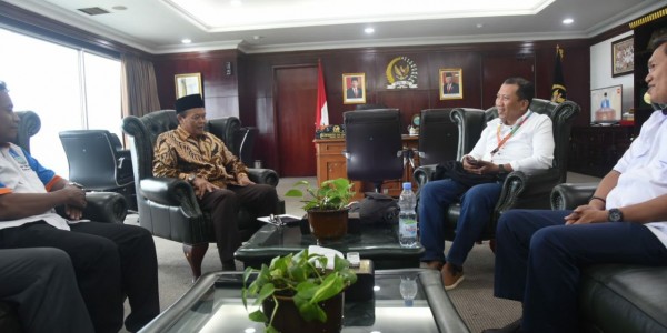 Bertemu Aliansi Aksi Buruh, HNW: Suara Buruh Bisa Hadirkan Perubahan