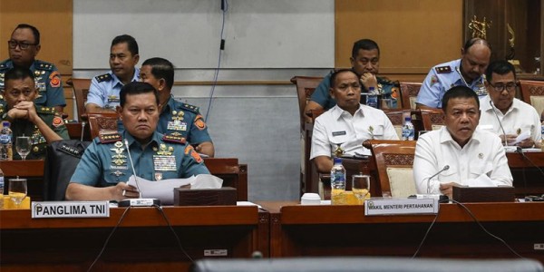 Wamenhan, Panglima TNI Ikuti Raker Komisi I DPR RI