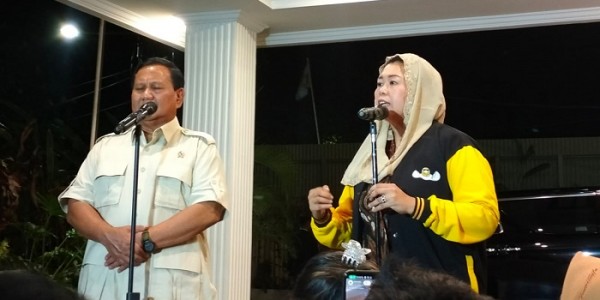 Yenny Wahid Sambangi Kediaman Prabowo