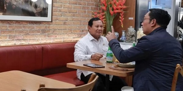 Momen Keakraban Prabowo dan Ridwan Kamil Saat Santap Malam Bersama