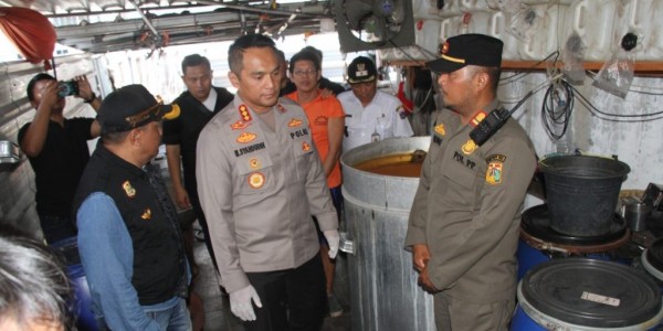 Polisi Bongkar Home Industry Ciu di Tambora Beromzet Rp 80 Juta Sebulan