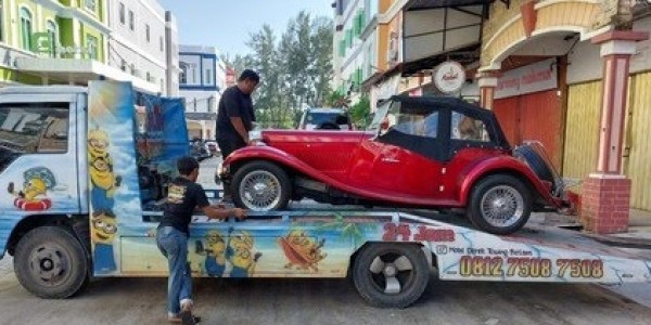 KPK Sita 3 Mobil Mewah Andhi Pramono di Batam